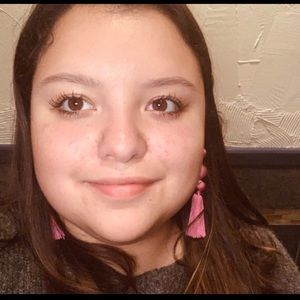 Meet your Posher, Camila